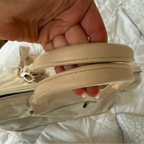 BEIS Tan Weekender - Picture 4 of 5